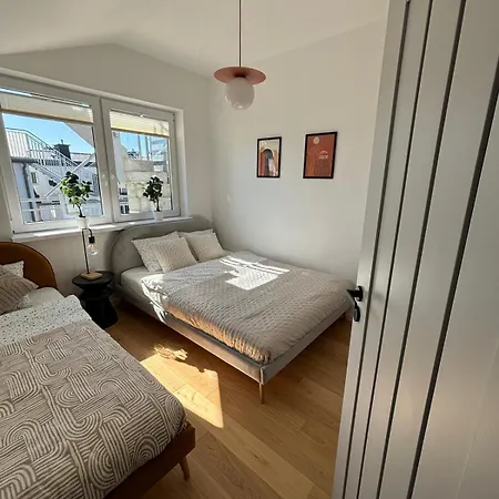 Dębina Lounge Z Tarasem Na Dachu Apartament *